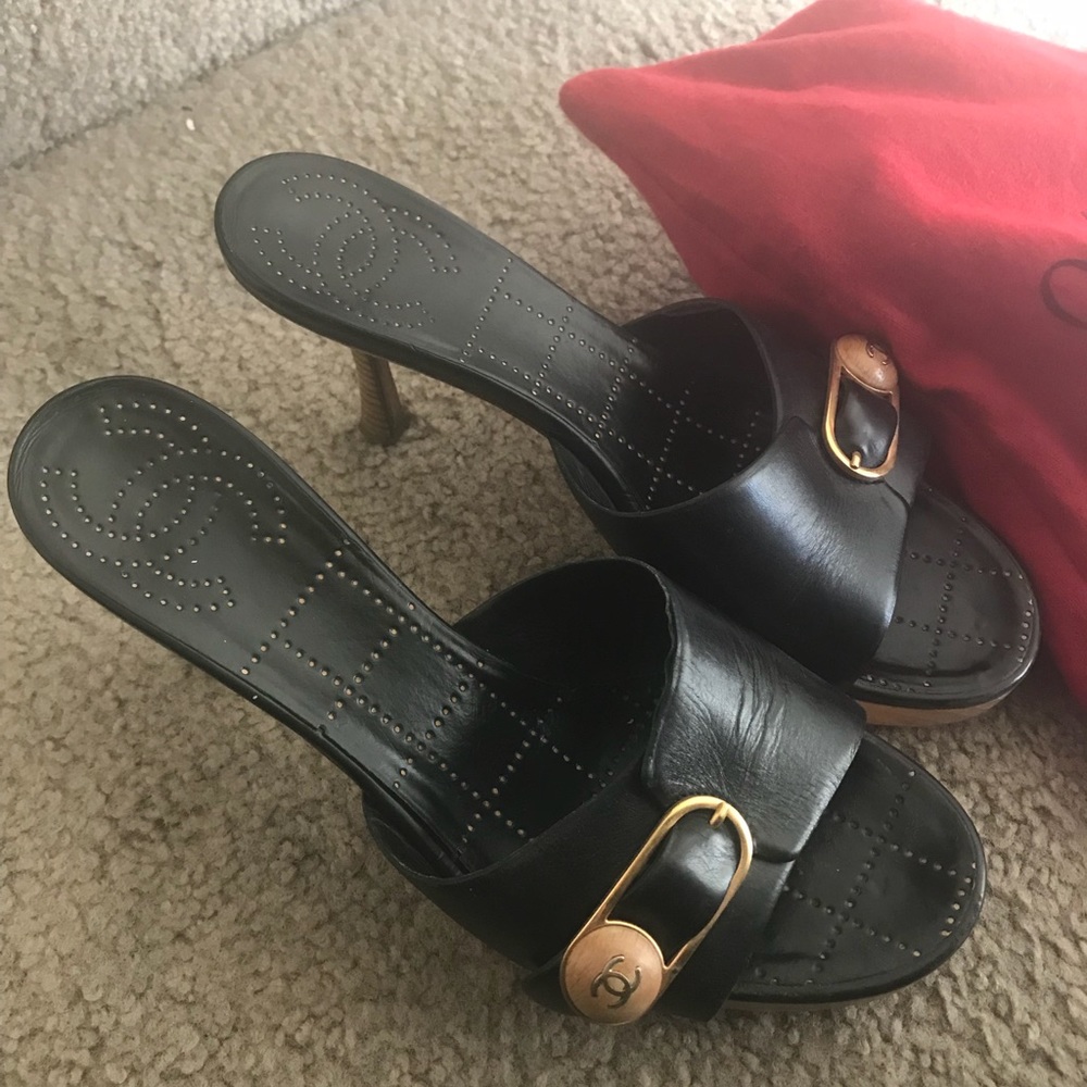 38 1/2 Authentic chanel mule